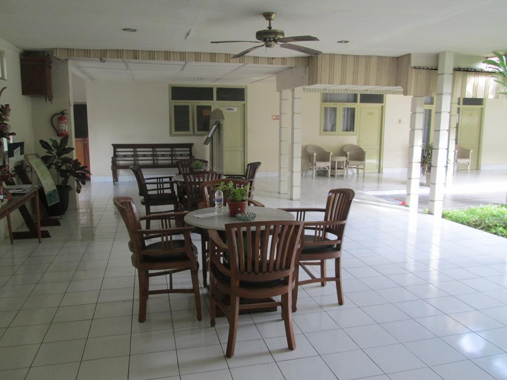 Hotel Grand Rosela Yogyakarta Eksteriør billede