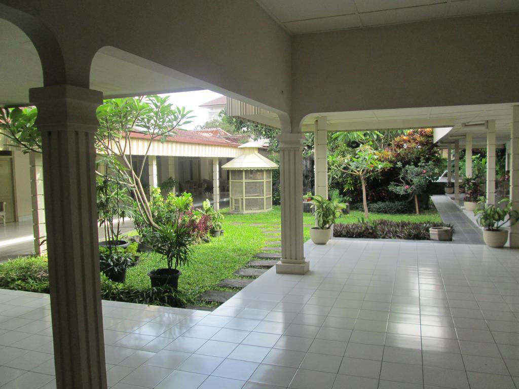 Hotel Grand Rosela Yogyakarta Eksteriør billede