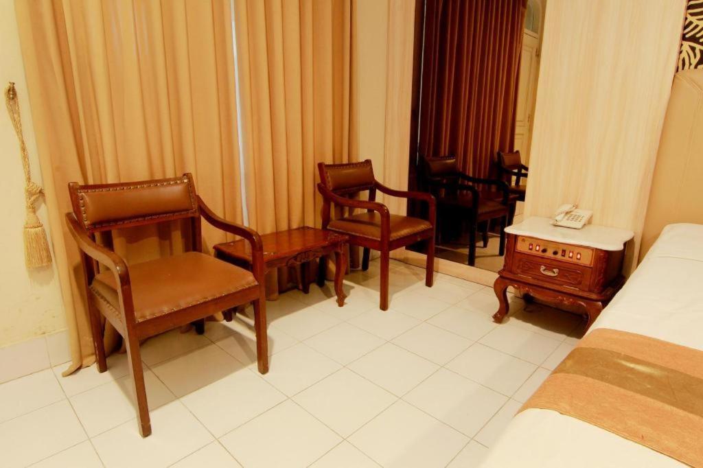 Hotel Grand Rosela Yogyakarta Eksteriør billede
