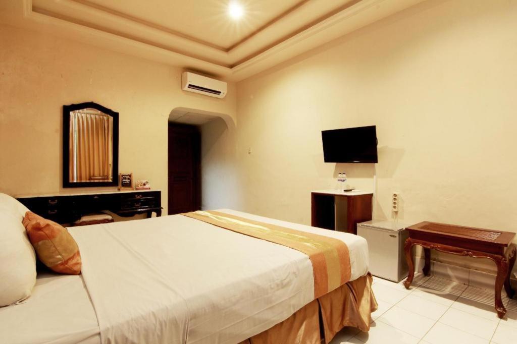 Hotel Grand Rosela Yogyakarta Eksteriør billede