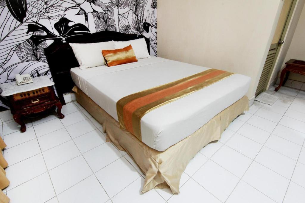 Hotel Grand Rosela Yogyakarta Eksteriør billede