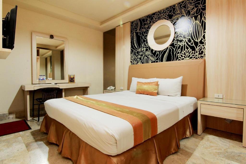 Hotel Grand Rosela Yogyakarta Eksteriør billede