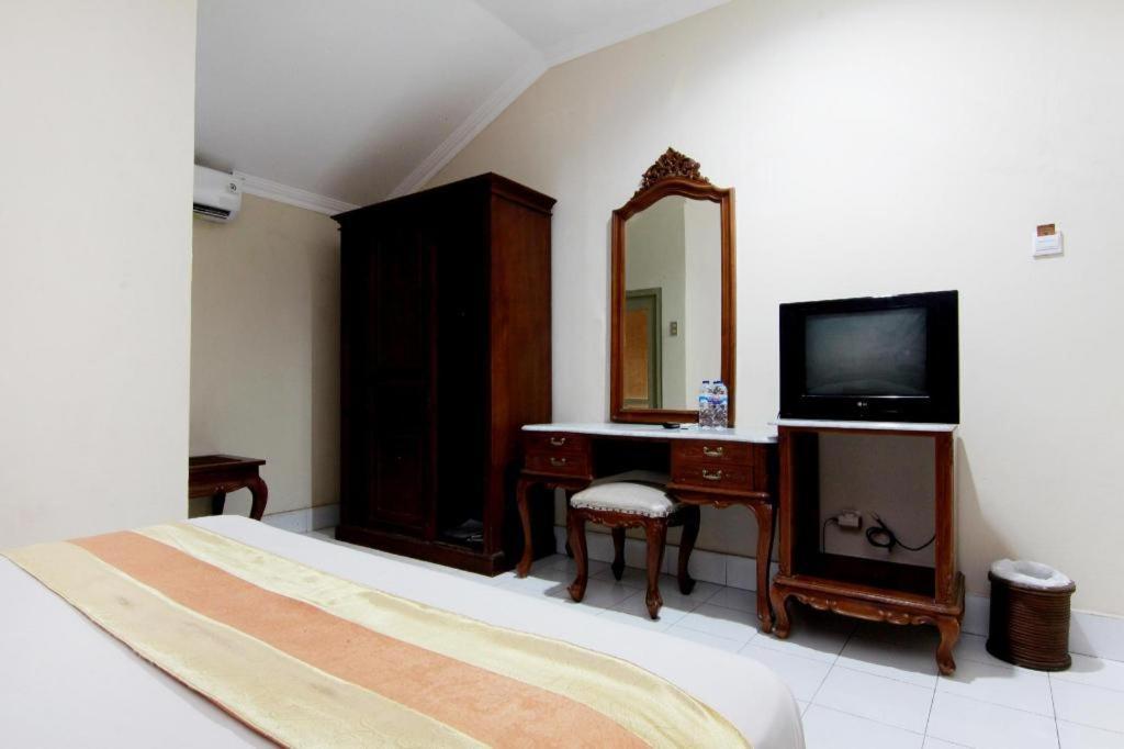 Hotel Grand Rosela Yogyakarta Eksteriør billede