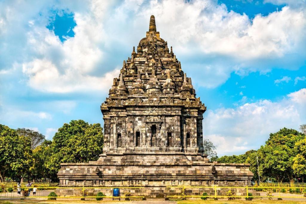 Hotel Grand Rosela Yogyakarta Eksteriør billede