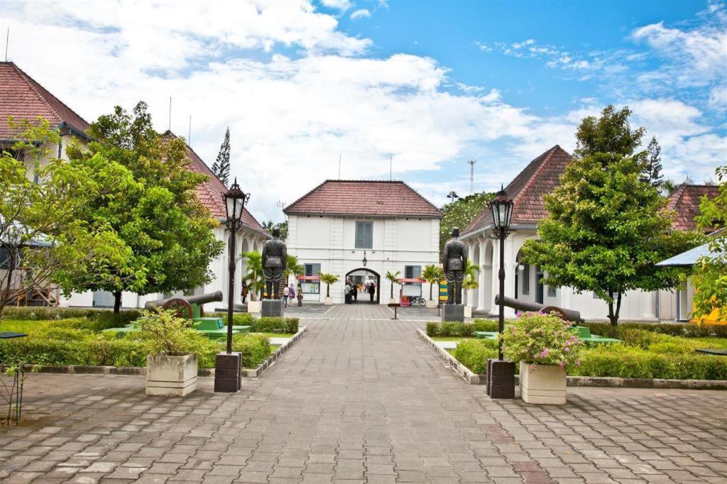 Hotel Grand Rosela Yogyakarta Eksteriør billede