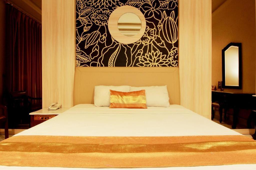 Hotel Grand Rosela Yogyakarta Eksteriør billede
