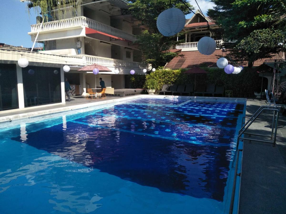 Hotel Grand Rosela Yogyakarta Eksteriør billede
